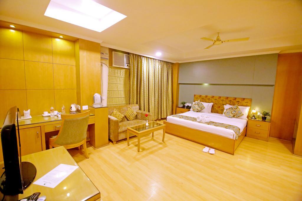 Hotel Chirag Residency Neu-Delhi Exterior foto