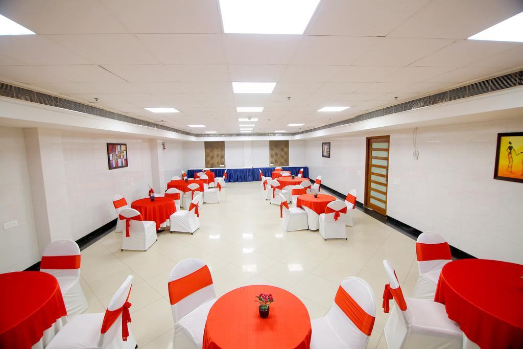 Hotel Chirag Residency Neu-Delhi Exterior foto