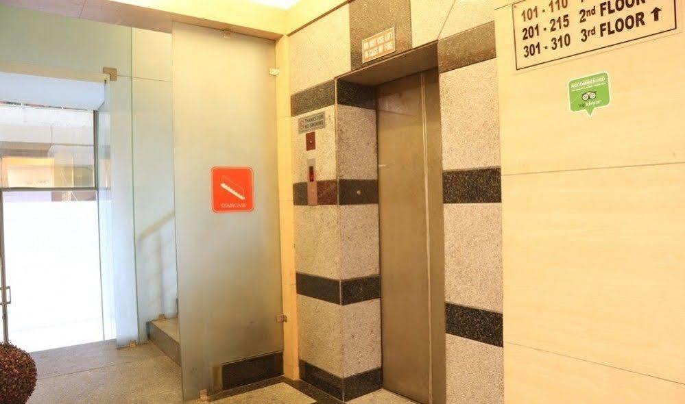 Hotel Chirag Residency Neu-Delhi Exterior foto