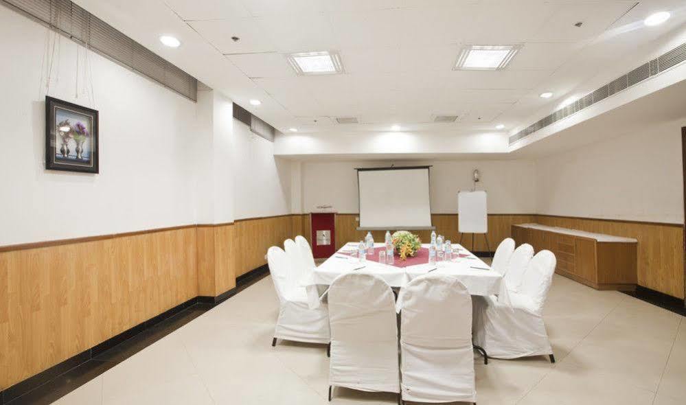 Hotel Chirag Residency Neu-Delhi Exterior foto