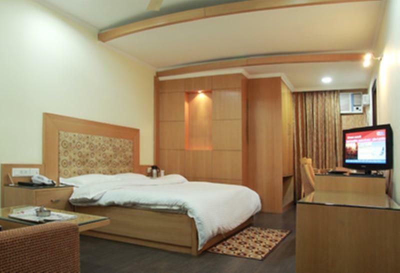 Hotel Chirag Residency Neu-Delhi Exterior foto